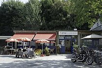 Photo de l'entrée du GRAAP prise depuis la rue.